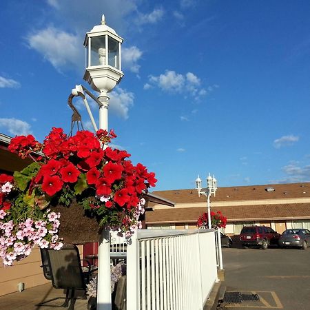 Traveller'S Inn Dawson Creek Kültér fotó