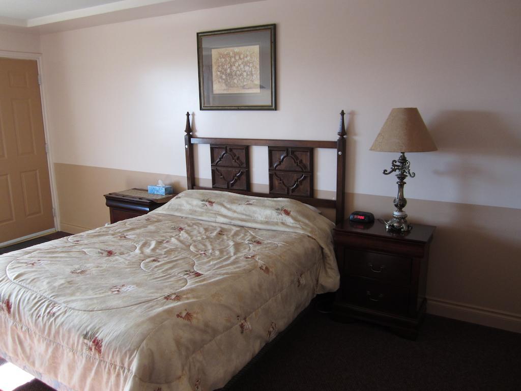 Traveller'S Inn Dawson Creek Szoba fotó