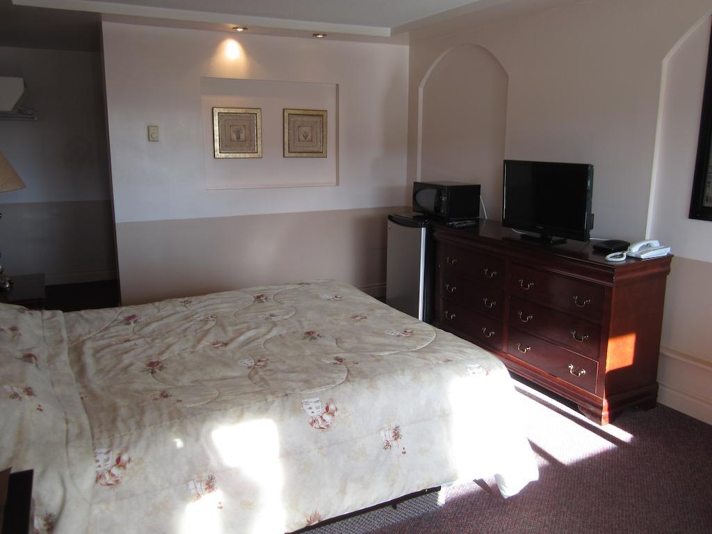Traveller'S Inn Dawson Creek Kültér fotó