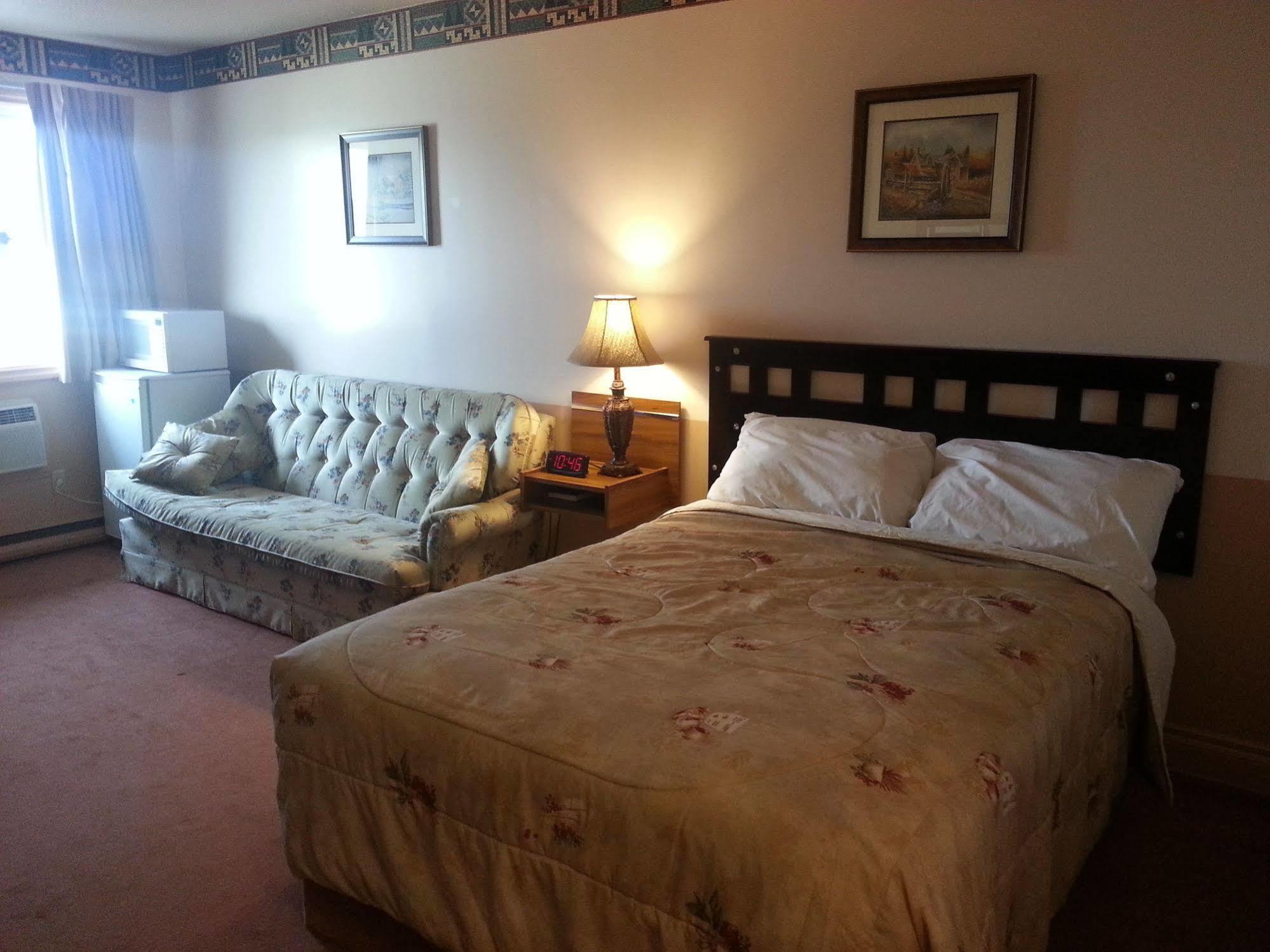 Traveller'S Inn Dawson Creek Kültér fotó